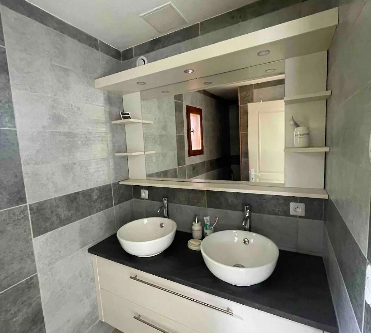 Dauphinoise House, Heated Pool, Mountain View Villa Romagnieu 0*,  France